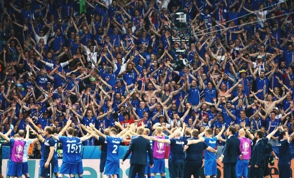 欧洲杯：火了冰岛“牙医队”